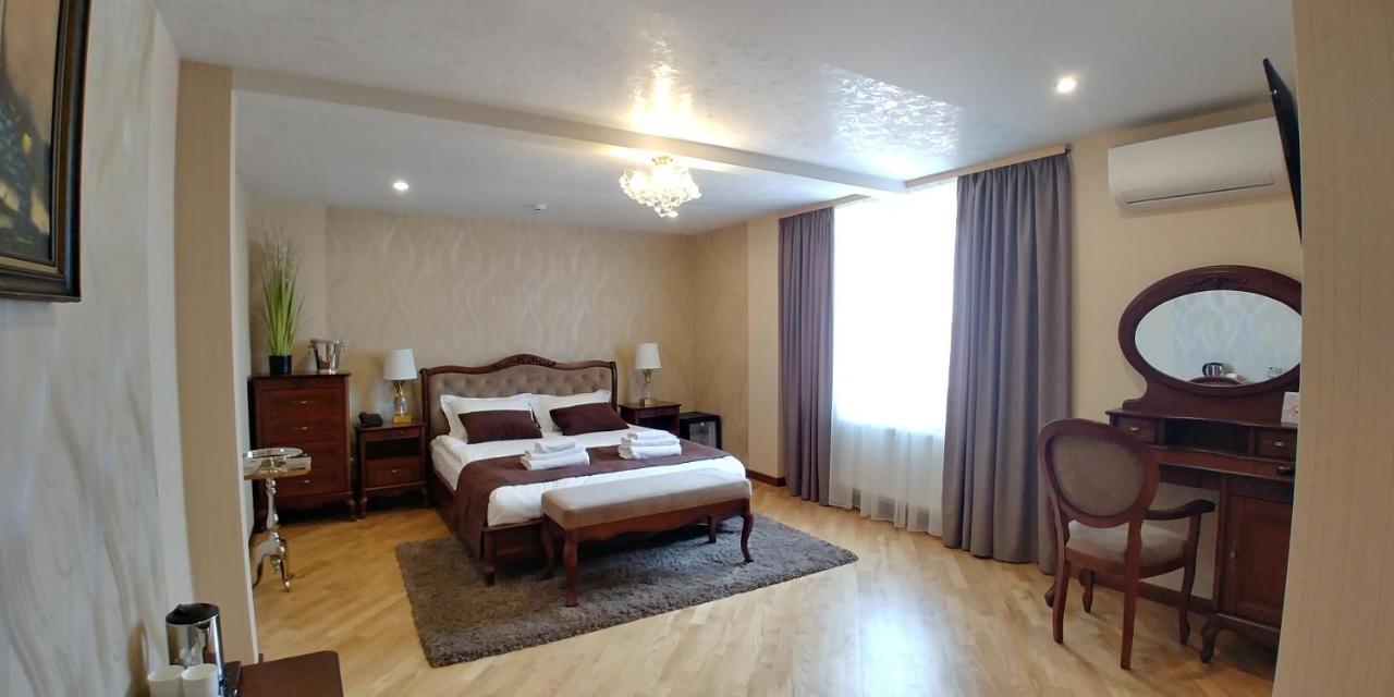 Hotel Meridian Brody Exterior foto